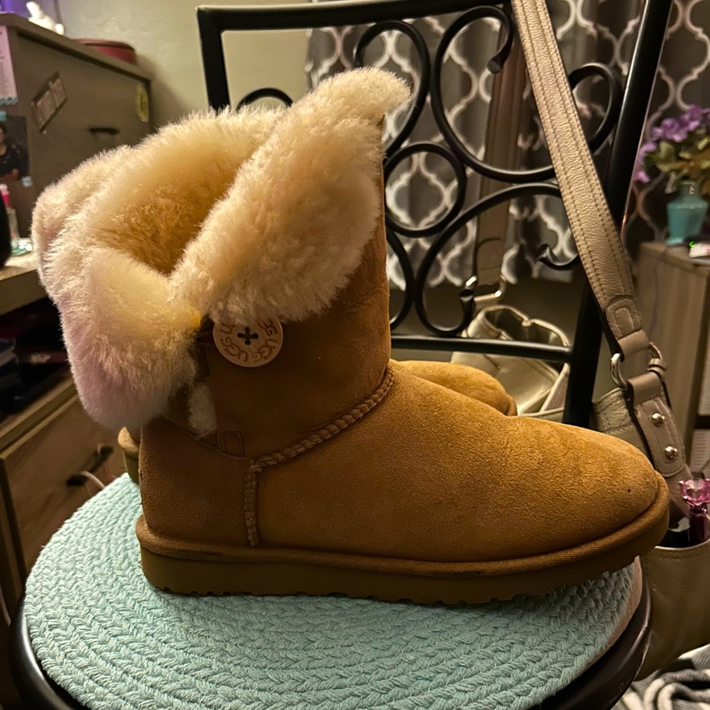 Ugg boots for women size 8 worn twice